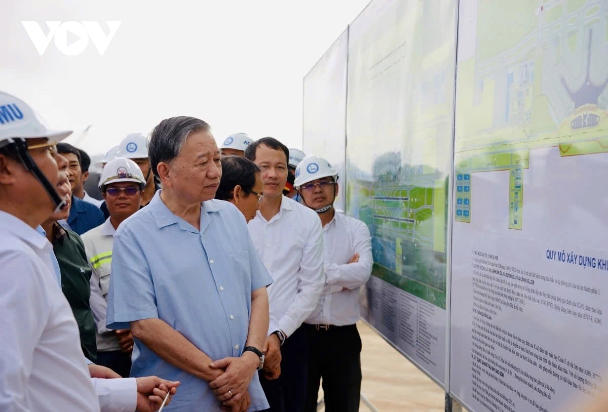 Party chief To Lam inspects Long Thanh International Airport project progress
